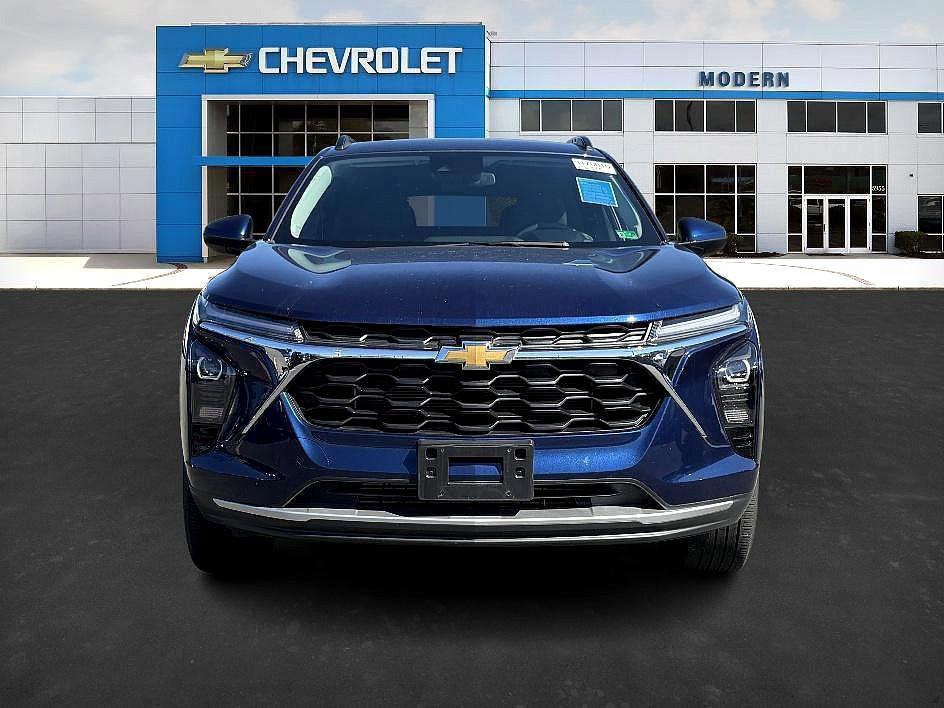 used 2024 Chevrolet Trax car, priced at $22,987
