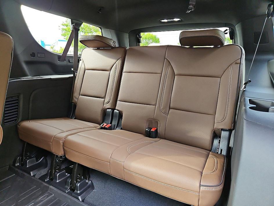 new 2025 Chevrolet Suburban car, priced at $89,572