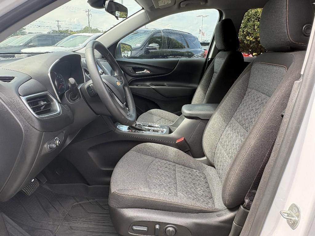 used 2022 Chevrolet Equinox car, priced at $21,654