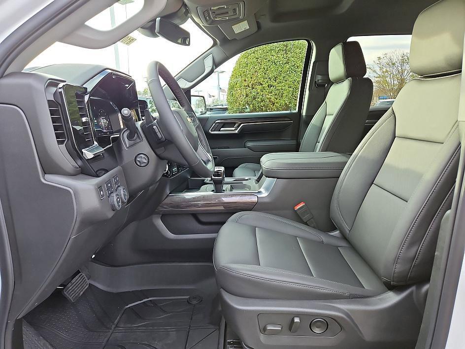 new 2025 Chevrolet Silverado 1500 car, priced at $49,300