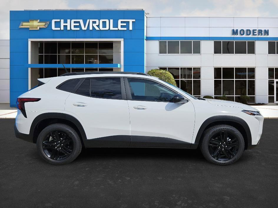 new 2025 Chevrolet Trax car, priced at $22,075