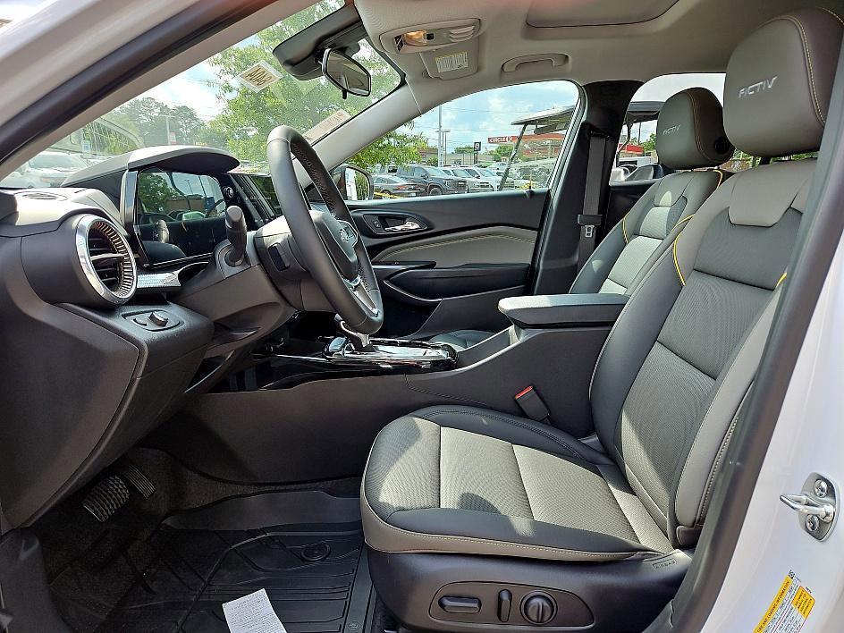 new 2025 Chevrolet Trax car, priced at $22,075