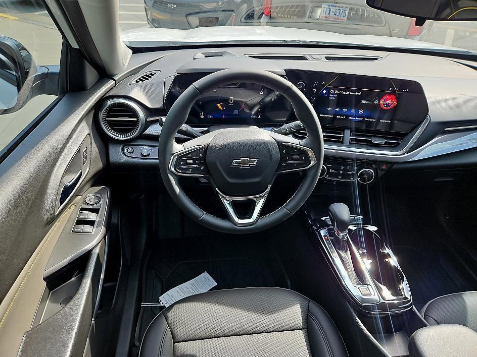 new 2025 Chevrolet Trax car, priced at $22,075