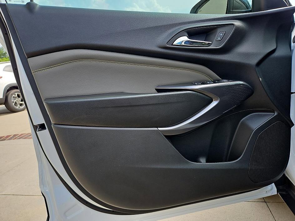 new 2025 Chevrolet Trax car, priced at $22,075