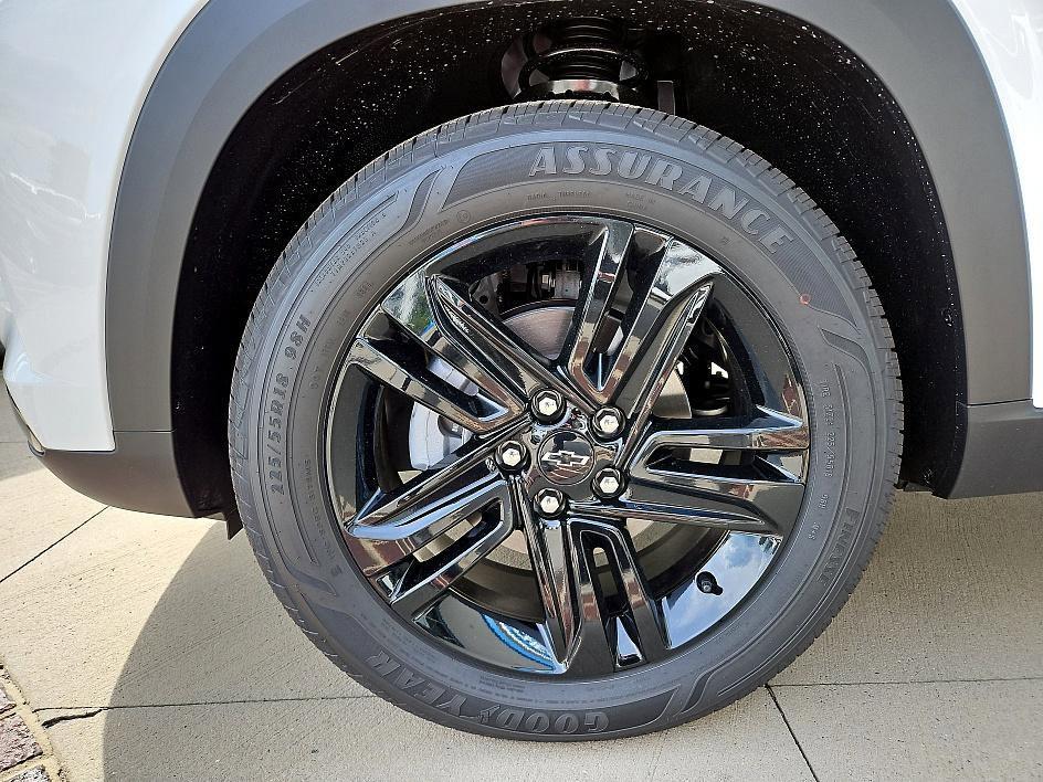new 2025 Chevrolet Trax car, priced at $22,075