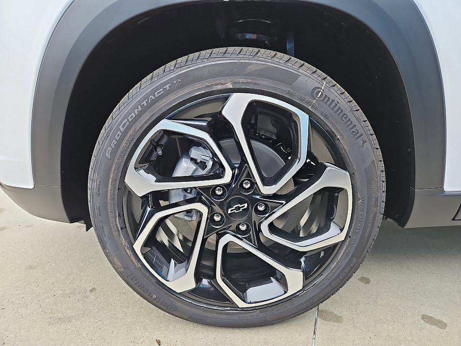 new 2025 Chevrolet Trax car, priced at $25,821