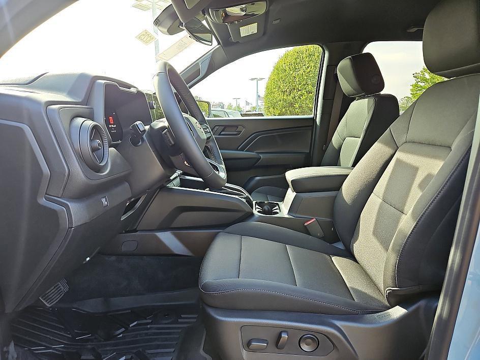 new 2025 Chevrolet Colorado car, priced at $31,034