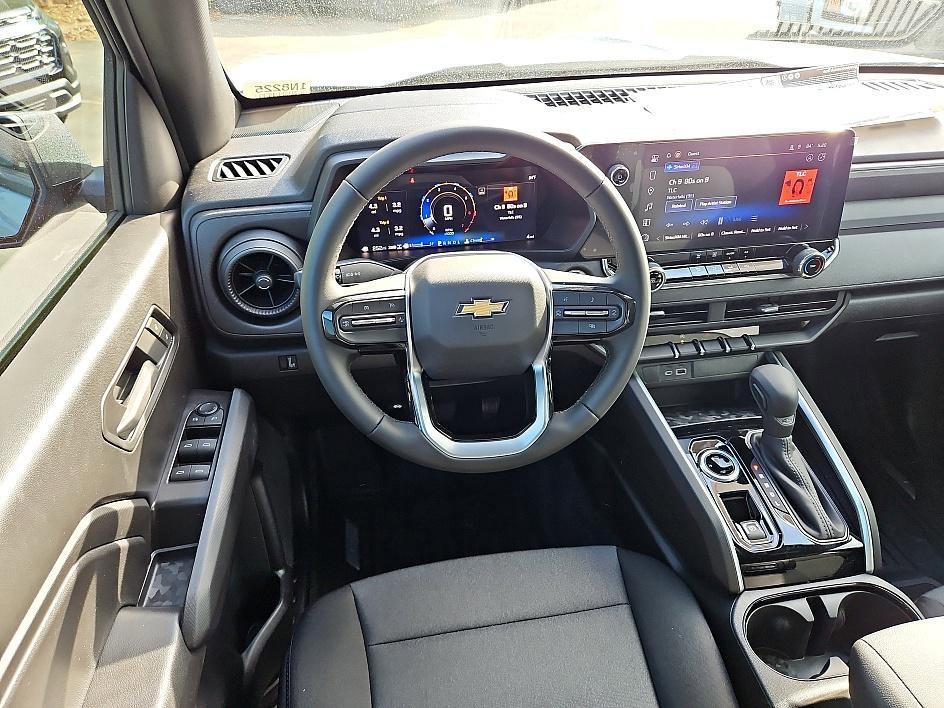 new 2025 Chevrolet Colorado car, priced at $31,034