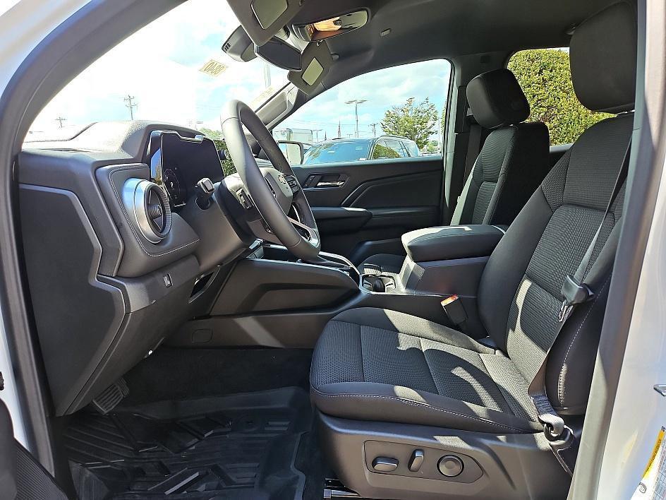 new 2026 Chevrolet Colorado car, priced at $33,444