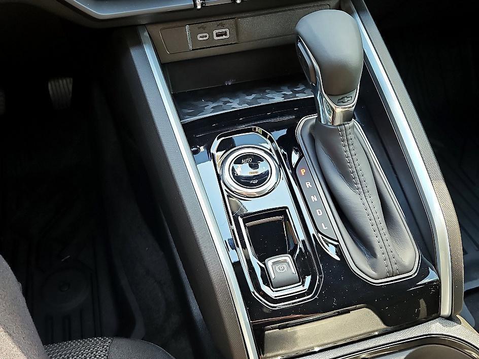 new 2026 Chevrolet Colorado car, priced at $33,444