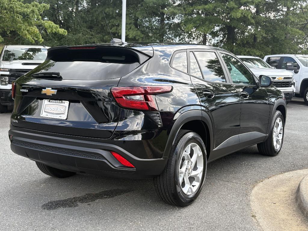 used 2024 Chevrolet Trax car, priced at $22,187