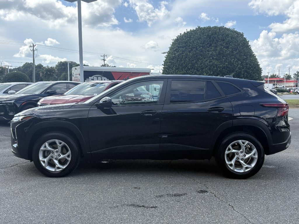 used 2024 Chevrolet Trax car, priced at $22,187