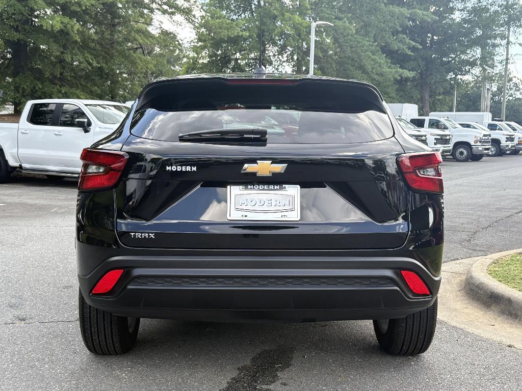 used 2024 Chevrolet Trax car, priced at $22,187