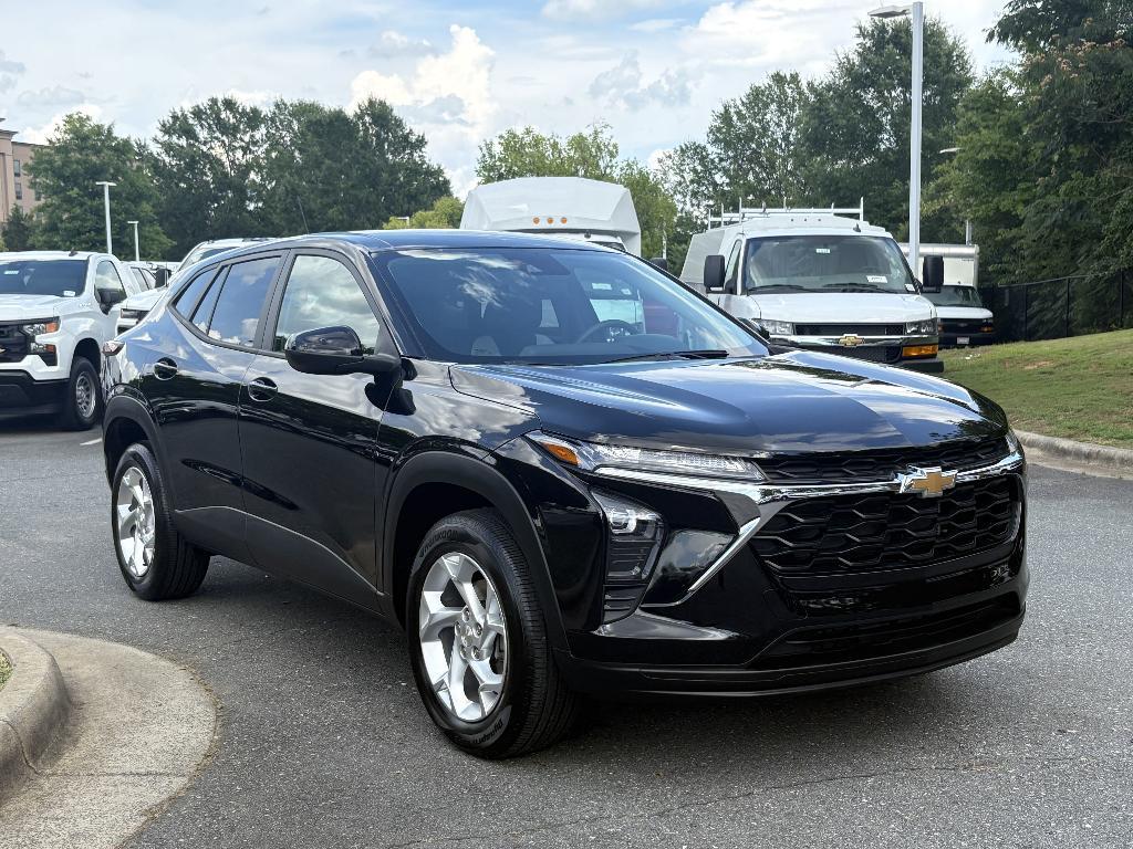 used 2024 Chevrolet Trax car, priced at $22,187
