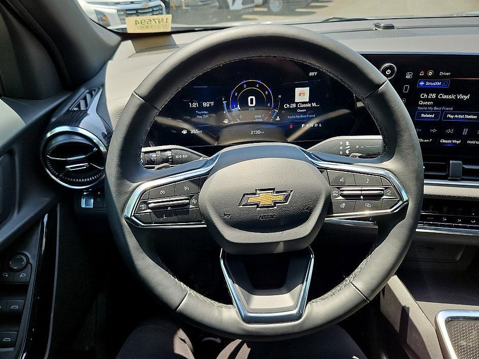 new 2025 Chevrolet Equinox car, priced at $23,445