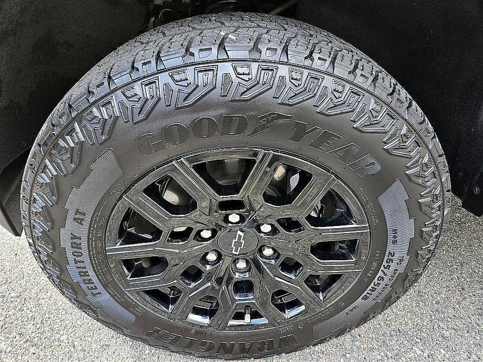 used 2025 Chevrolet Colorado car, priced at $36,572