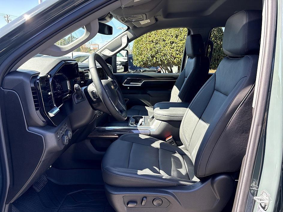 used 2025 Chevrolet Silverado 2500 car, priced at $69,986