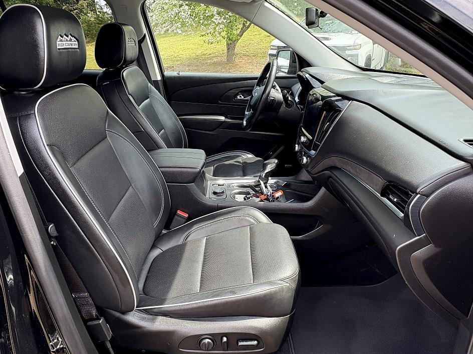 used 2021 Chevrolet Traverse car, priced at $29,497