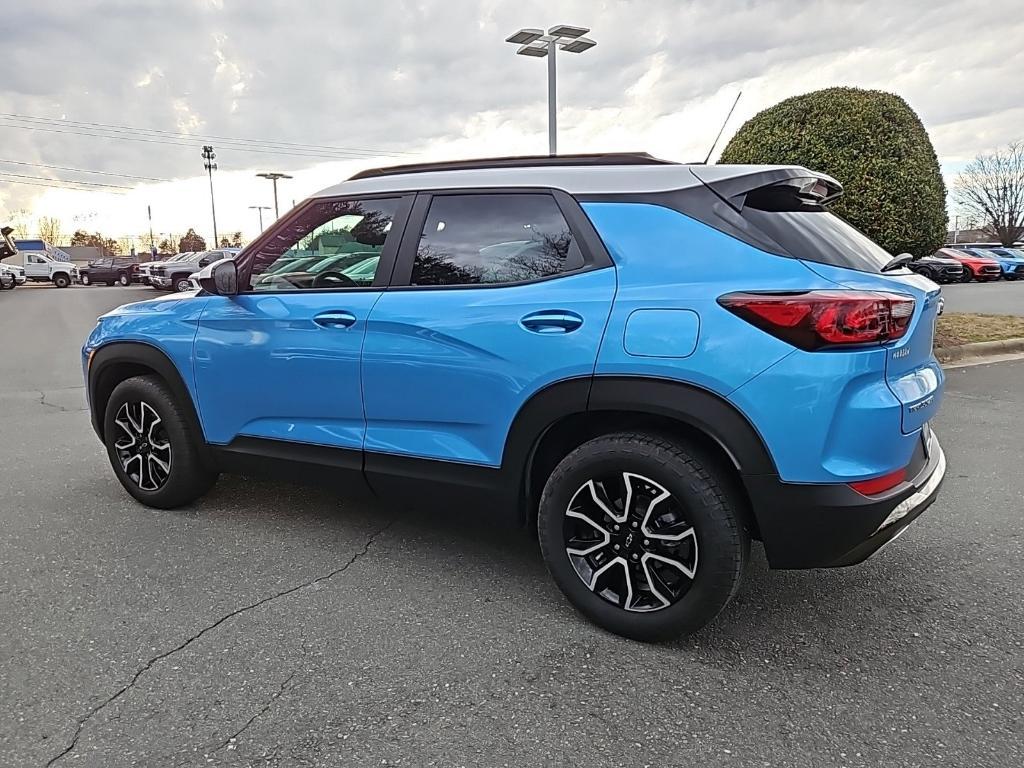 new 2025 Chevrolet TrailBlazer car, priced at $23,315