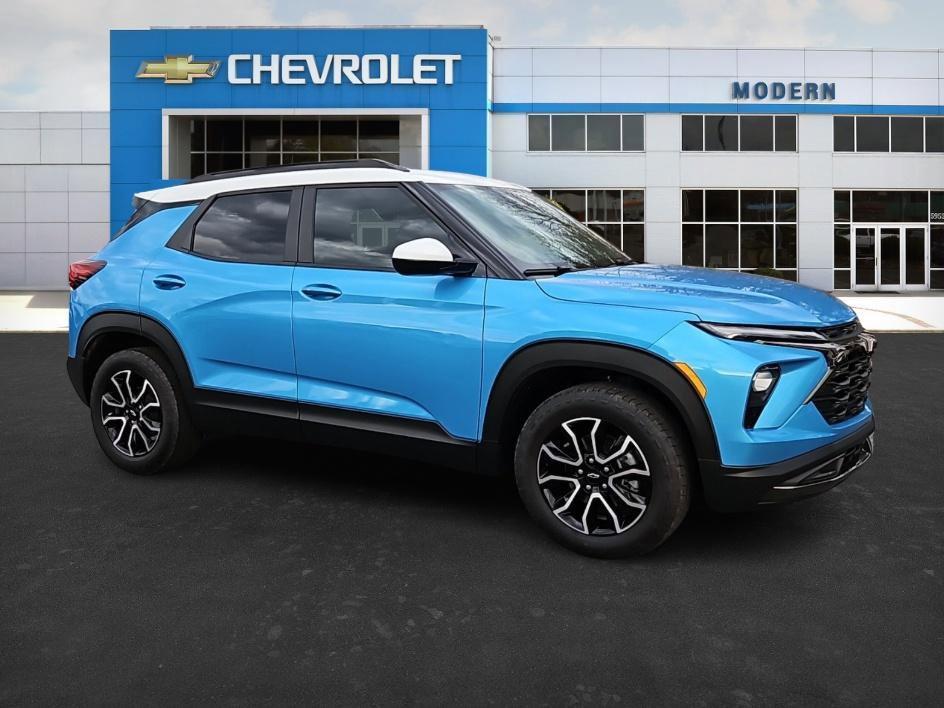 new 2025 Chevrolet TrailBlazer car, priced at $27,575