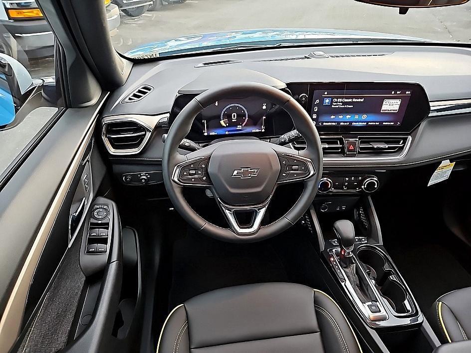 new 2025 Chevrolet TrailBlazer car, priced at $27,575