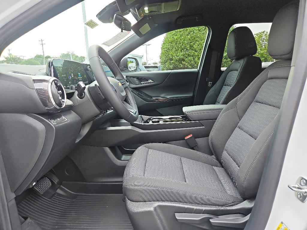 new 2026 Chevrolet Equinox car, priced at $32,595