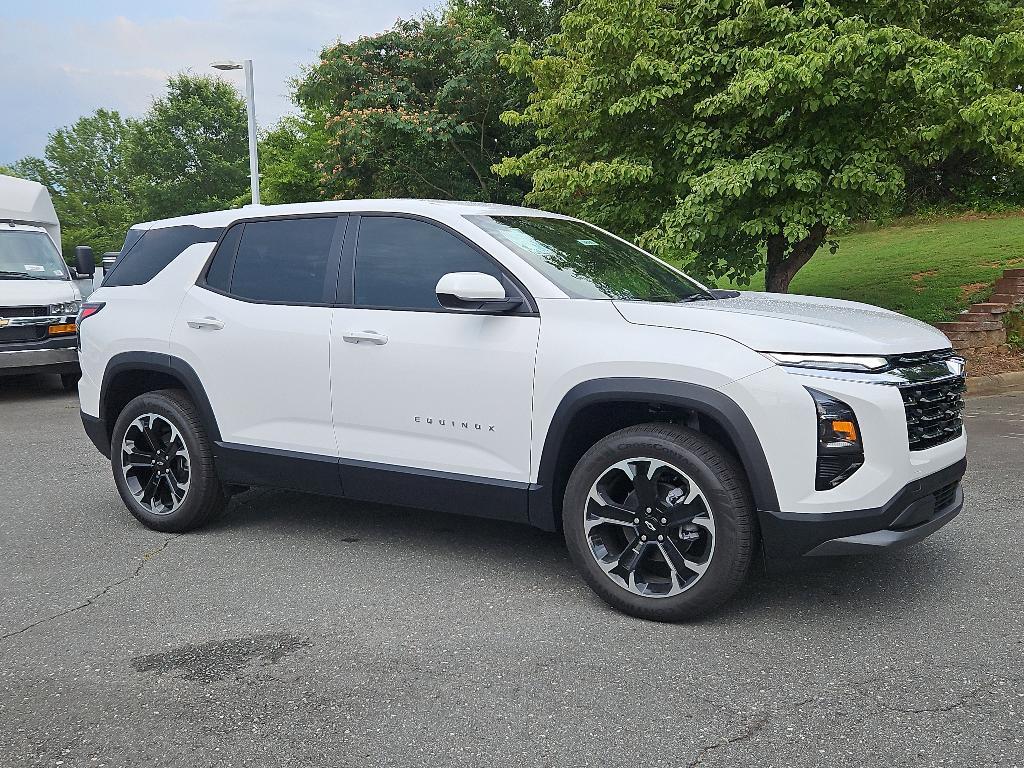 new 2026 Chevrolet Equinox car, priced at $32,595