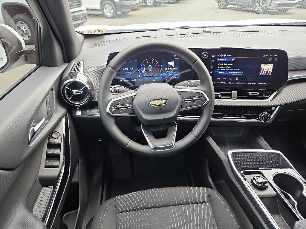 new 2026 Chevrolet Equinox car, priced at $32,595