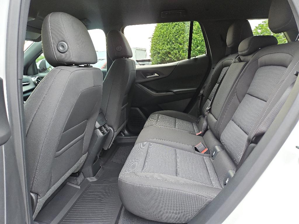 new 2026 Chevrolet Equinox car, priced at $32,595