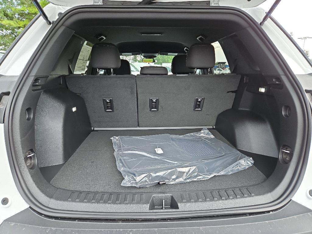 new 2026 Chevrolet Equinox car, priced at $31,995