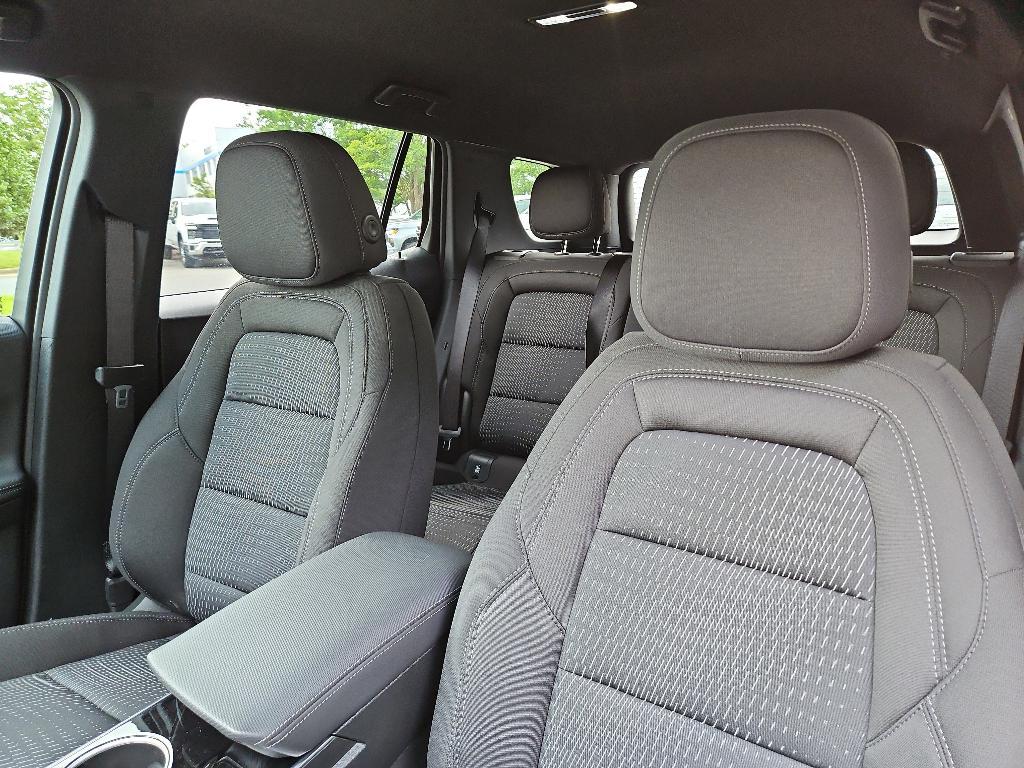 new 2026 Chevrolet Equinox car, priced at $31,995