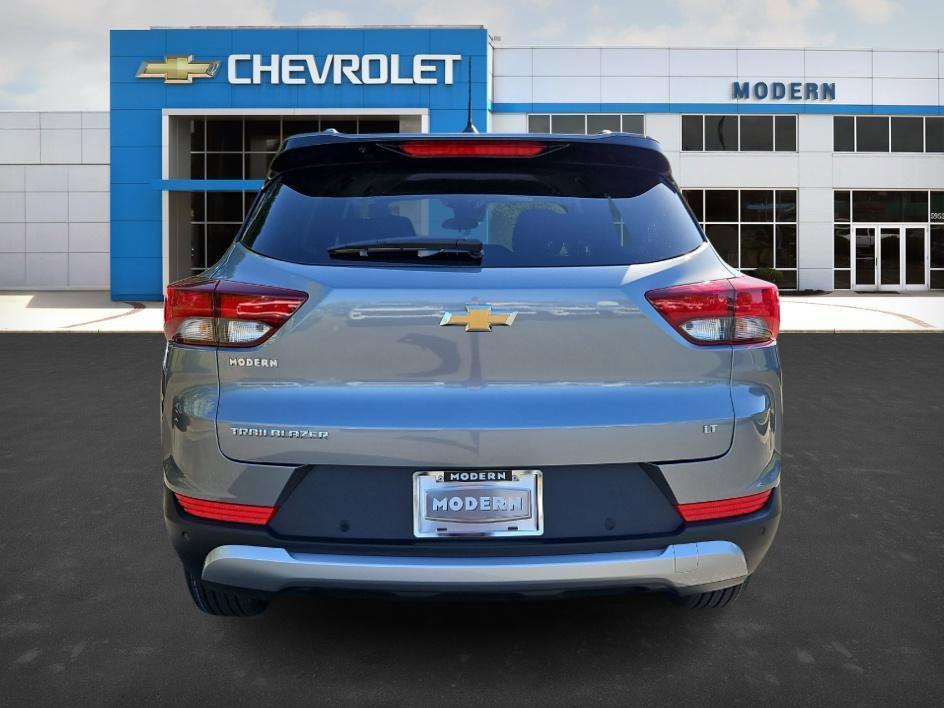 new 2025 Chevrolet TrailBlazer car, priced at $27,279