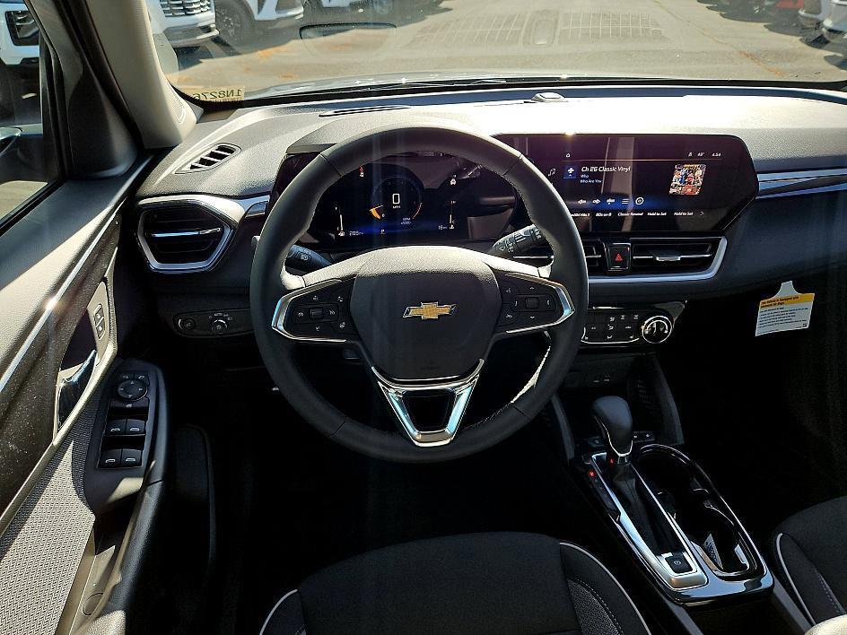 new 2025 Chevrolet TrailBlazer car, priced at $27,279