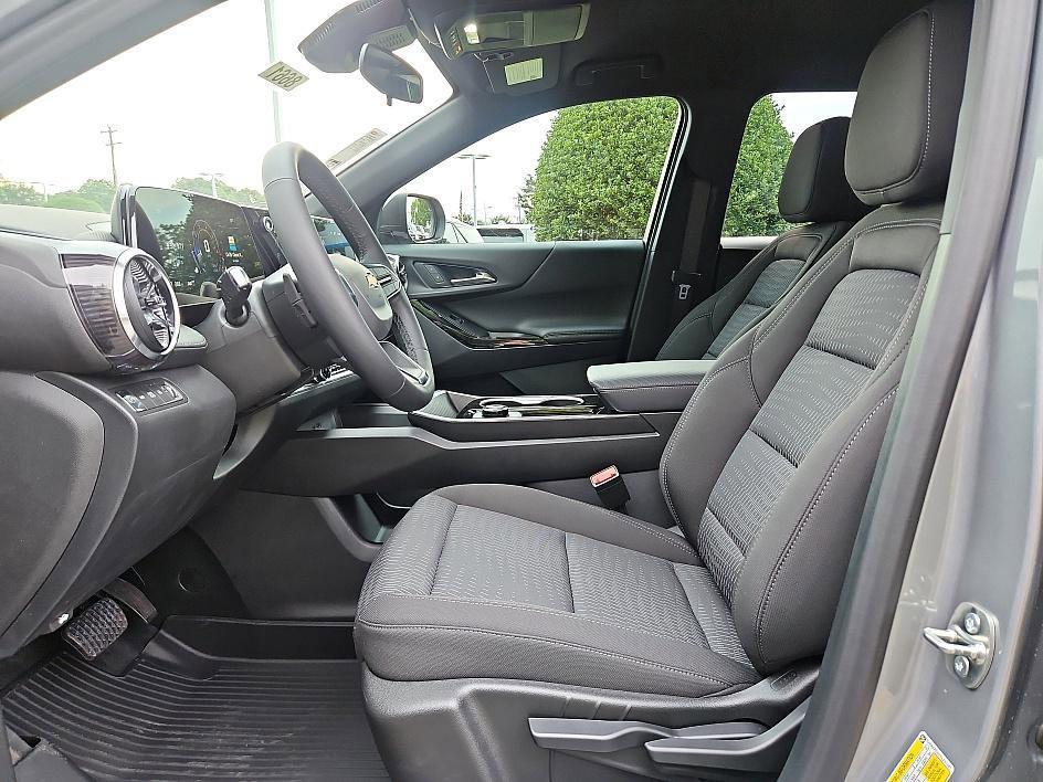 new 2026 Chevrolet Equinox car, priced at $31,995