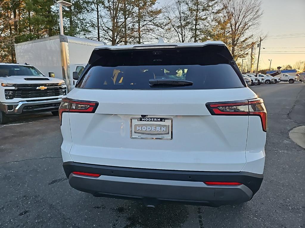 new 2025 Chevrolet Equinox car, priced at $27,074