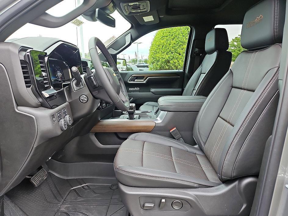 new 2025 Chevrolet Silverado 1500 car, priced at $61,394