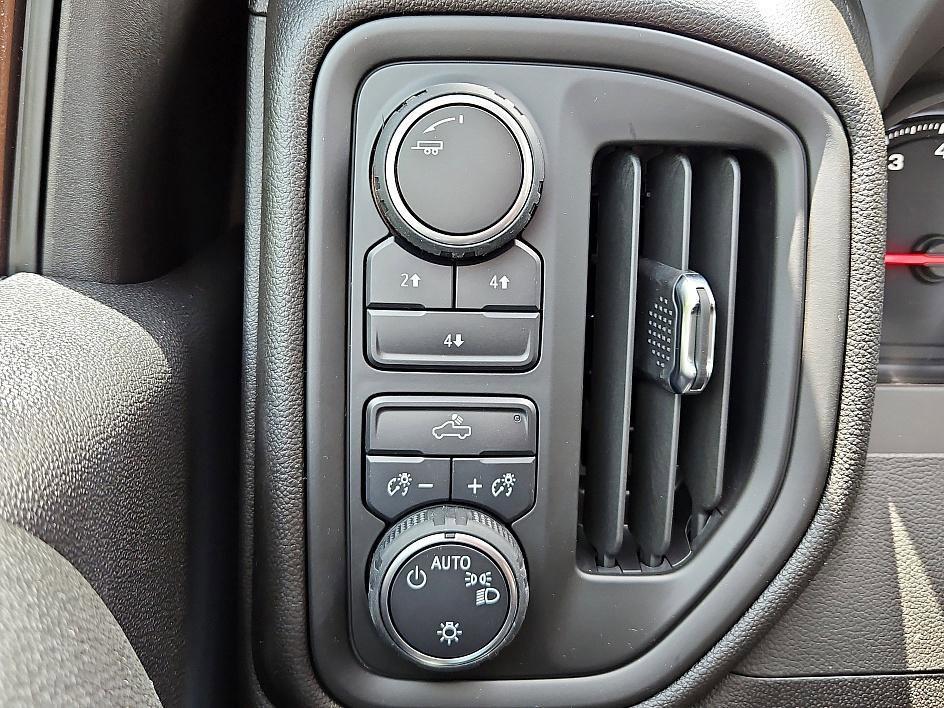 new 2025 Chevrolet Silverado 2500 car, priced at $47,610