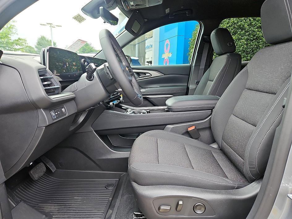 new 2026 Chevrolet Traverse car, priced at $36,920