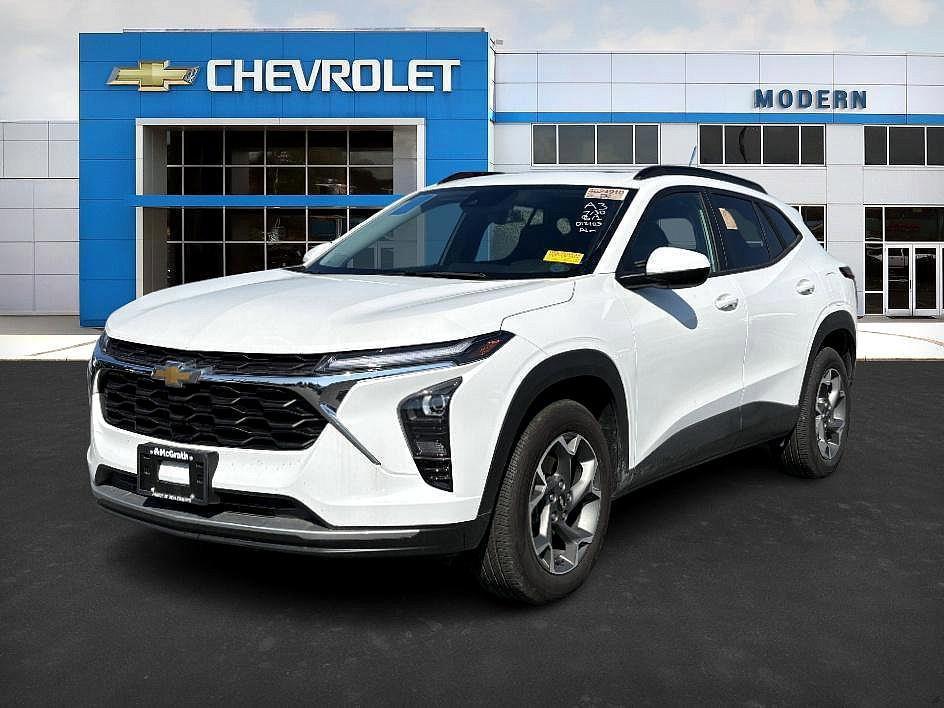used 2025 Chevrolet Trax car, priced at $22,986