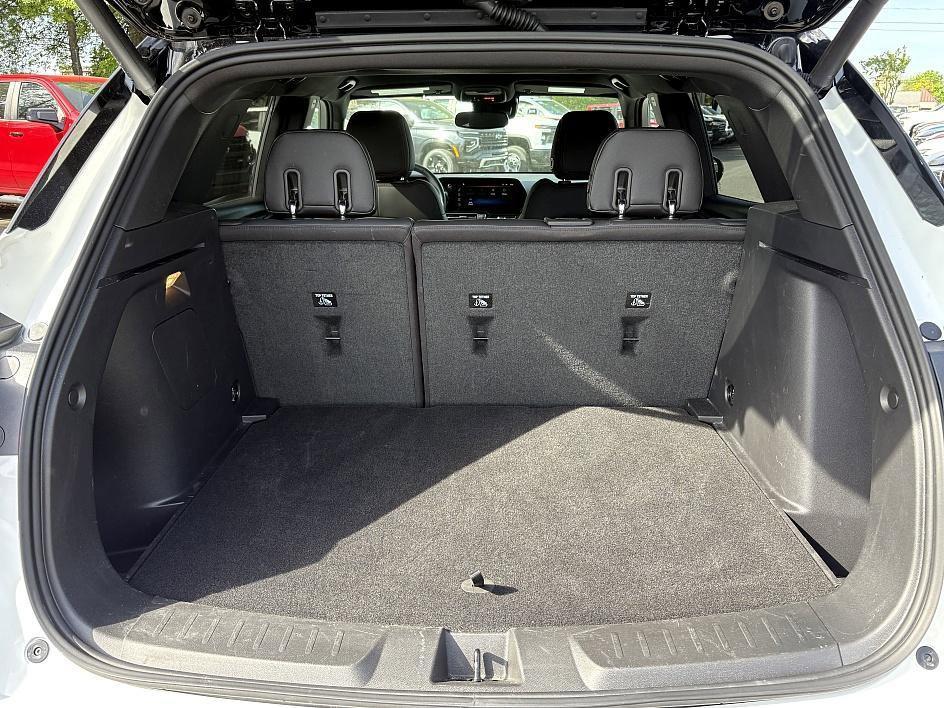 used 2024 Chevrolet TrailBlazer car, priced at $27,907