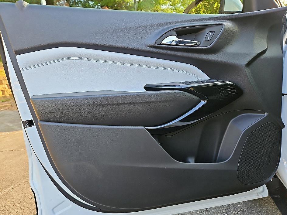 new 2025 Chevrolet Trax car, priced at $19,489