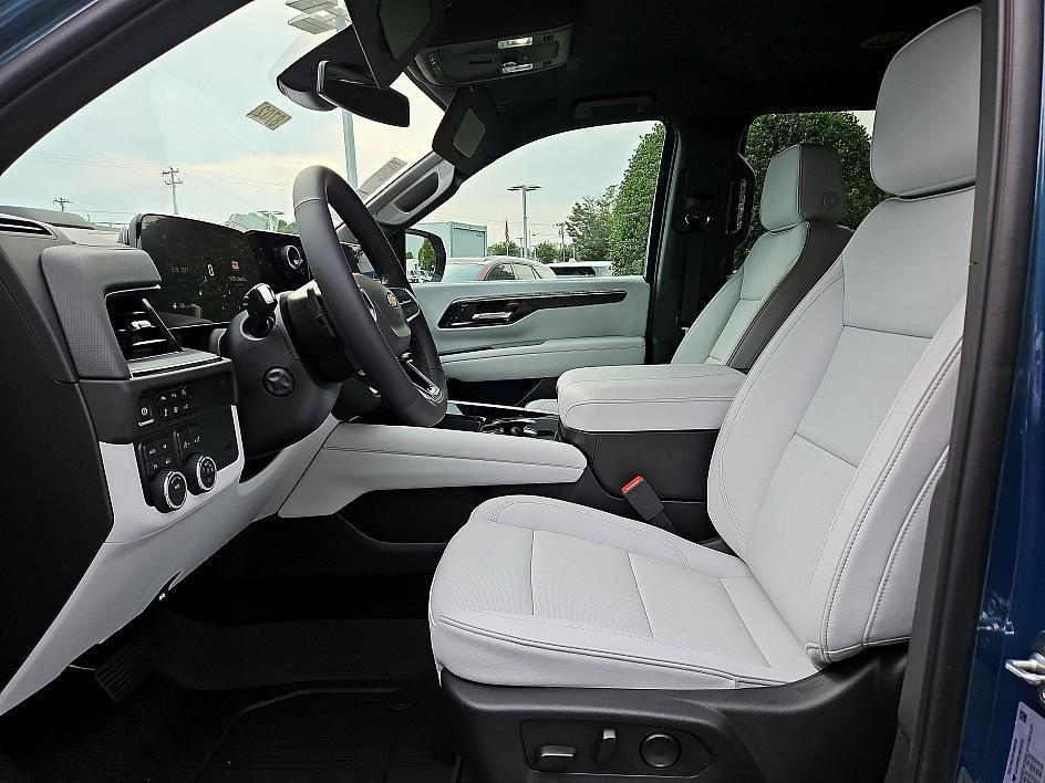 new 2025 Chevrolet Suburban car, priced at $74,619