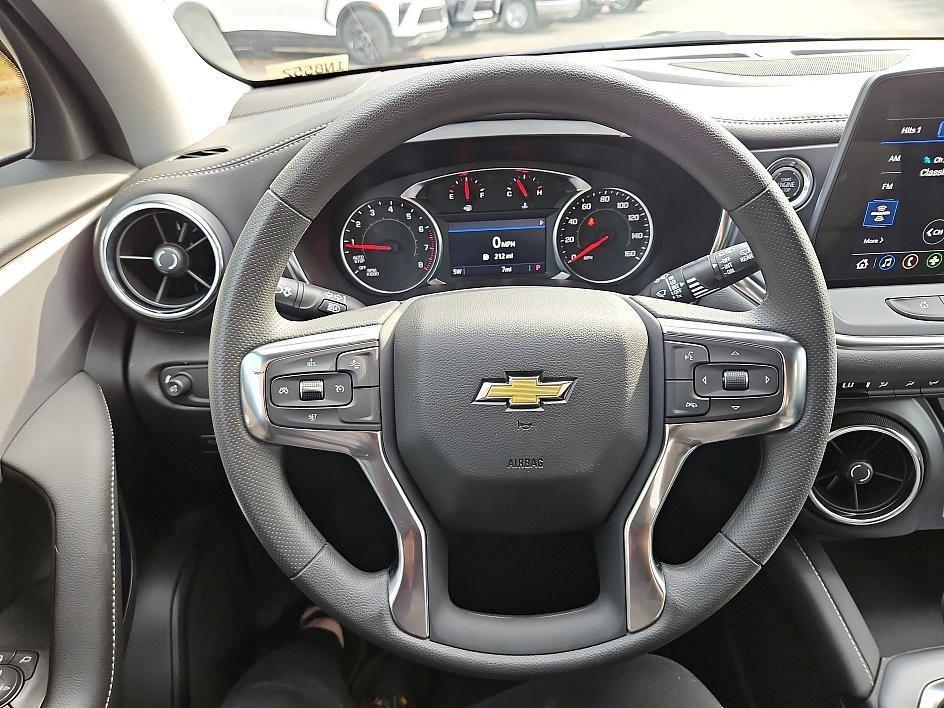 new 2025 Chevrolet Blazer car, priced at $32,789