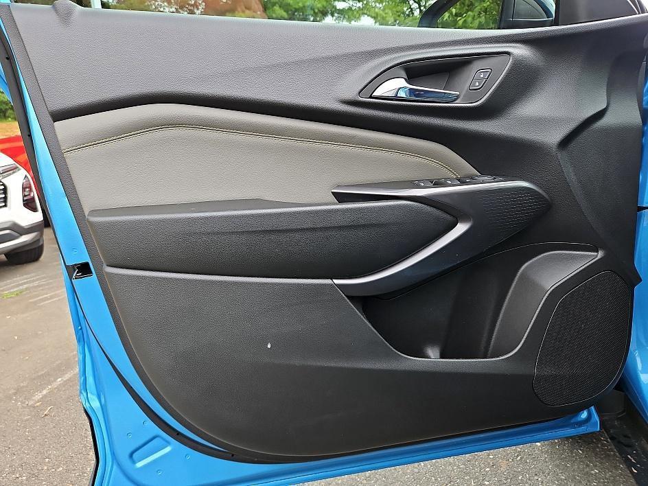 new 2025 Chevrolet Trax car, priced at $21,035