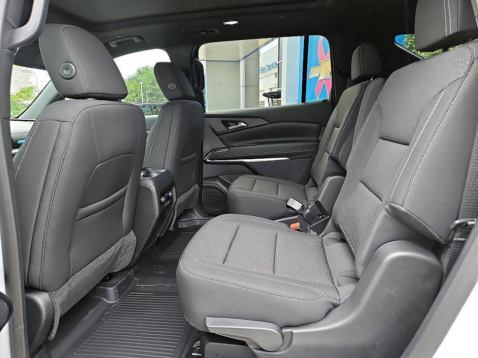 new 2026 Chevrolet Traverse car, priced at $43,195