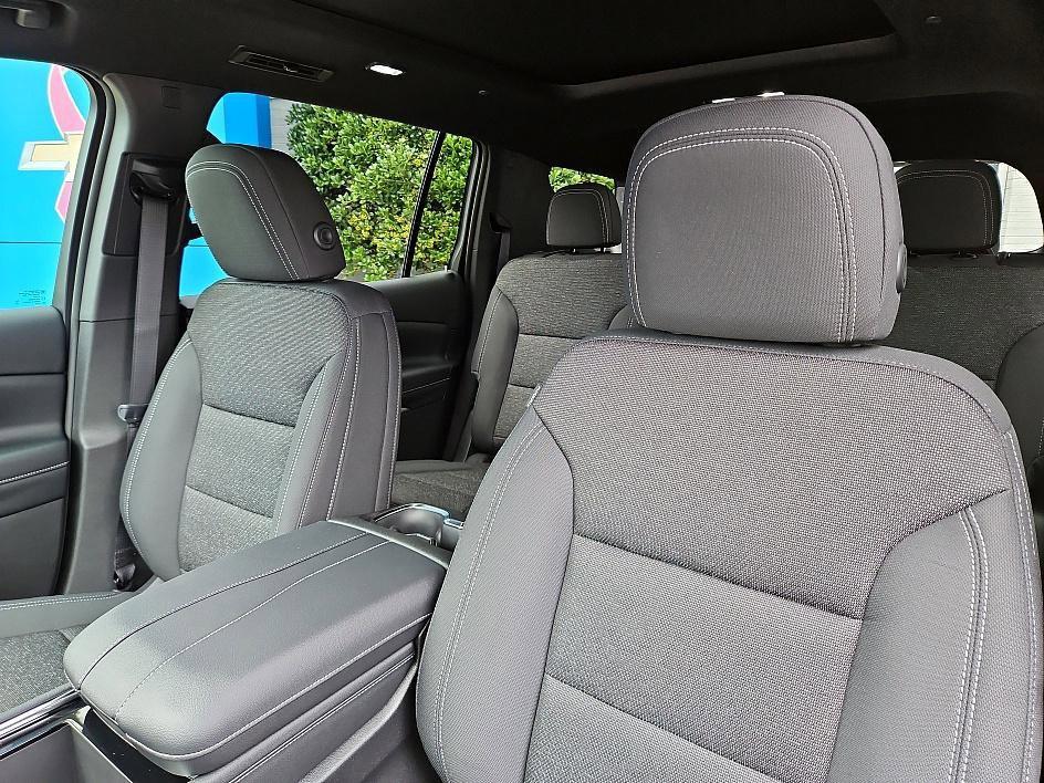 new 2026 Chevrolet Traverse car, priced at $43,195