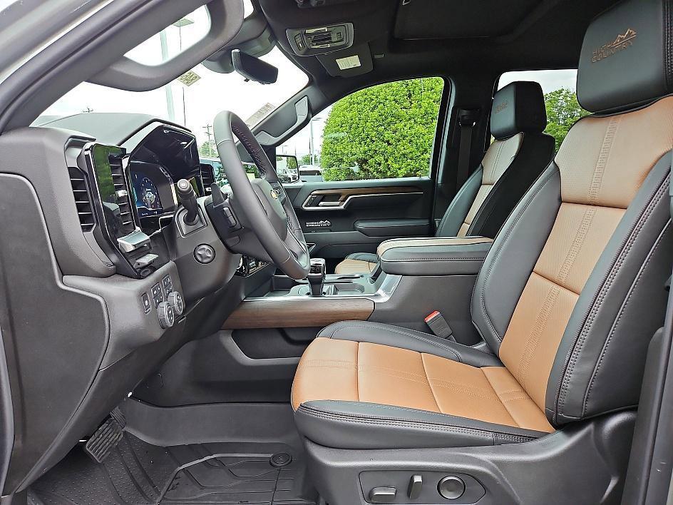 new 2025 Chevrolet Silverado 1500 car, priced at $61,039
