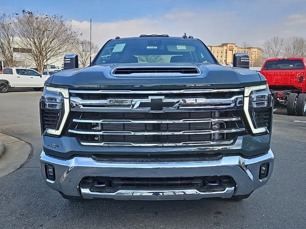 new 2025 Chevrolet Silverado 3500 car, priced at $72,819