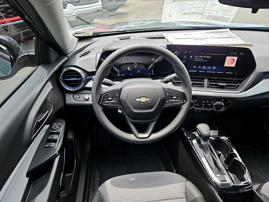 new 2025 Chevrolet Trax car, priced at $20,045