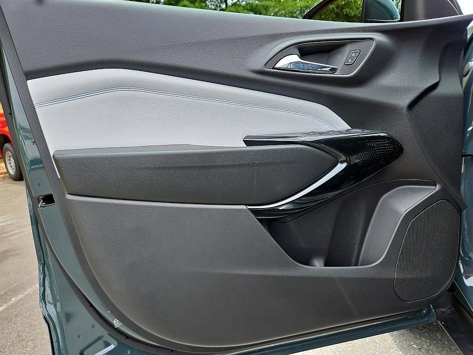 new 2025 Chevrolet Trax car, priced at $20,045